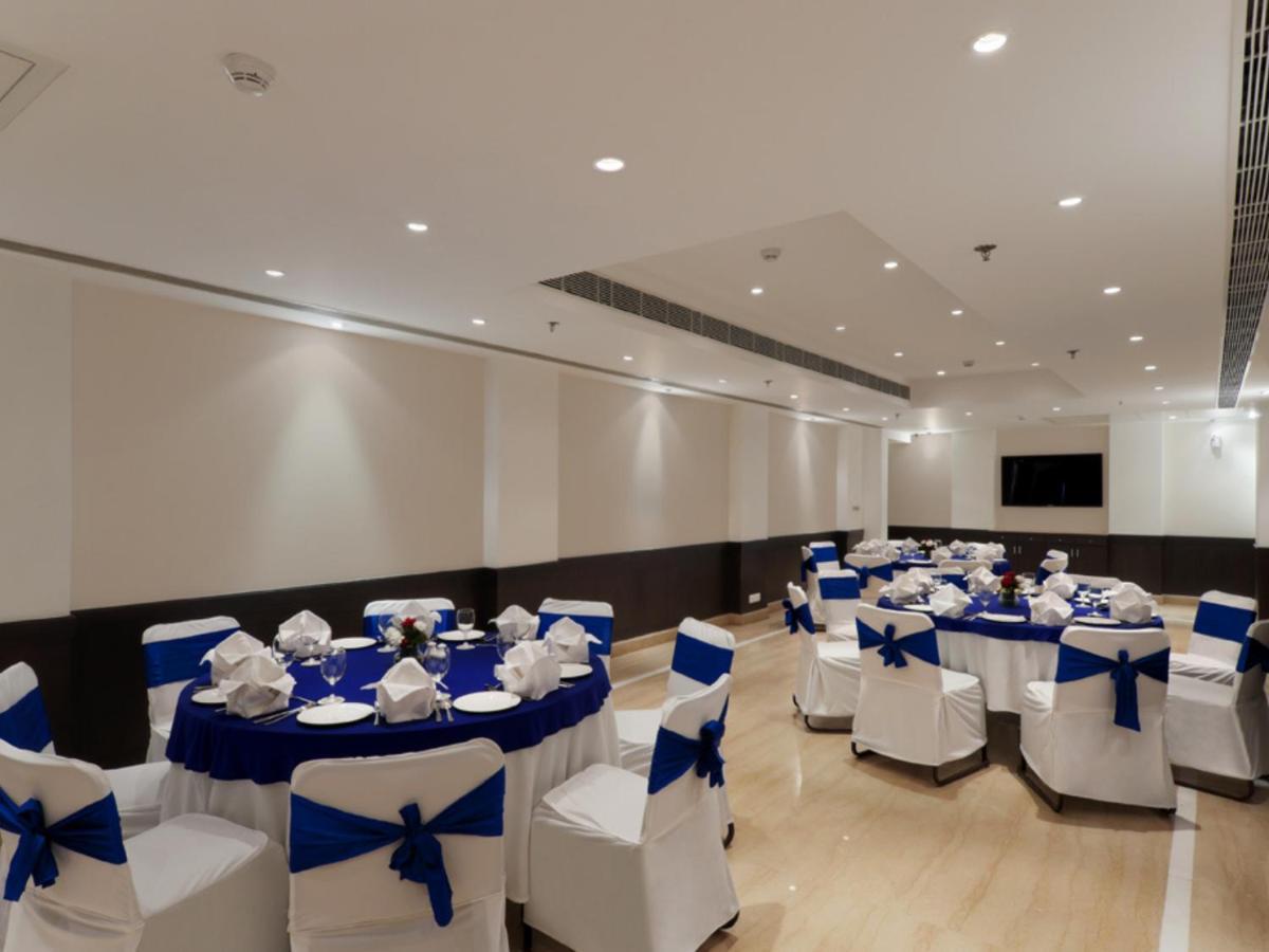Inde Hotel Vista Woods Huda City Centre, Γκουργκάον Εξωτερικό φωτογραφία