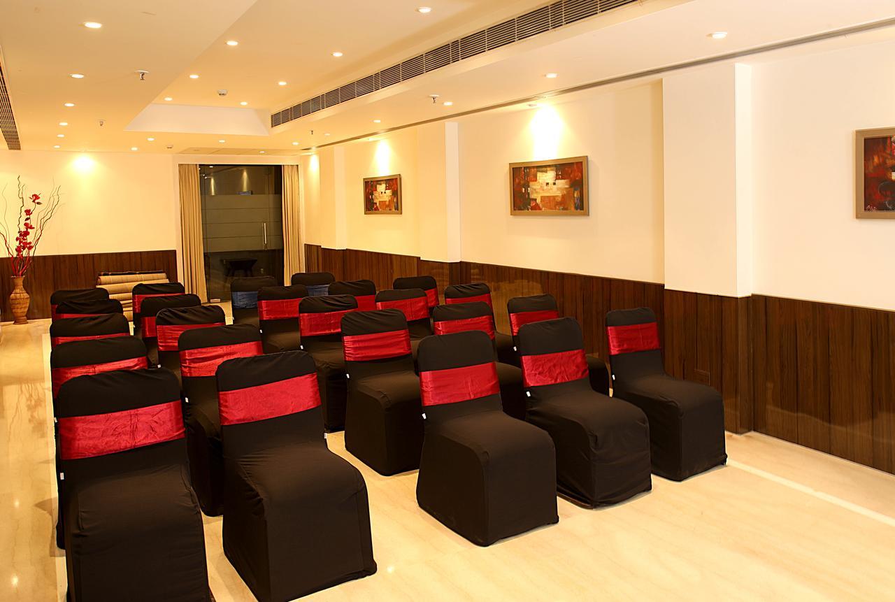 Inde Hotel Vista Woods Huda City Centre, Γκουργκάον Εξωτερικό φωτογραφία