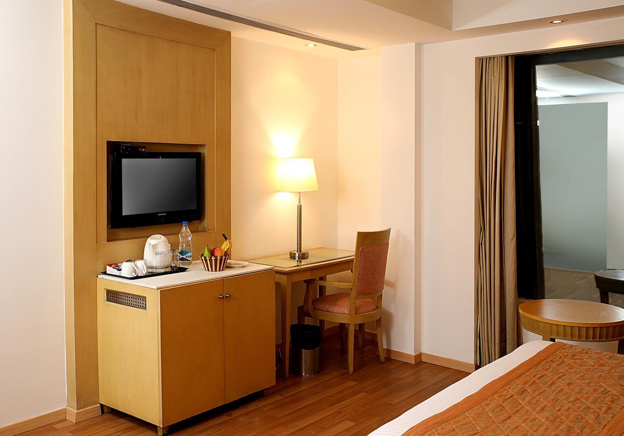 Inde Hotel Vista Woods Huda City Centre, Γκουργκάον Εξωτερικό φωτογραφία