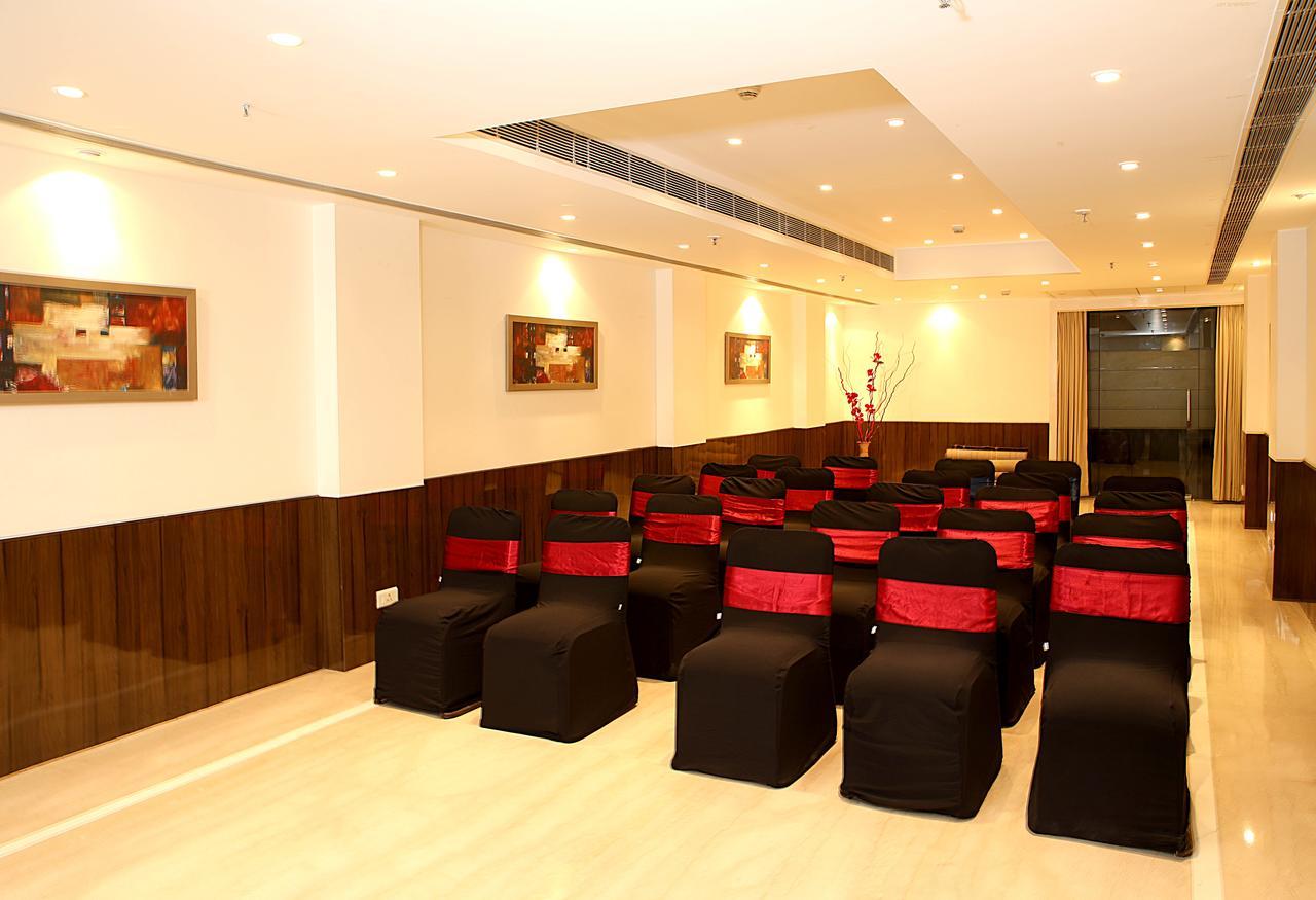 Inde Hotel Vista Woods Huda City Centre, Γκουργκάον Εξωτερικό φωτογραφία