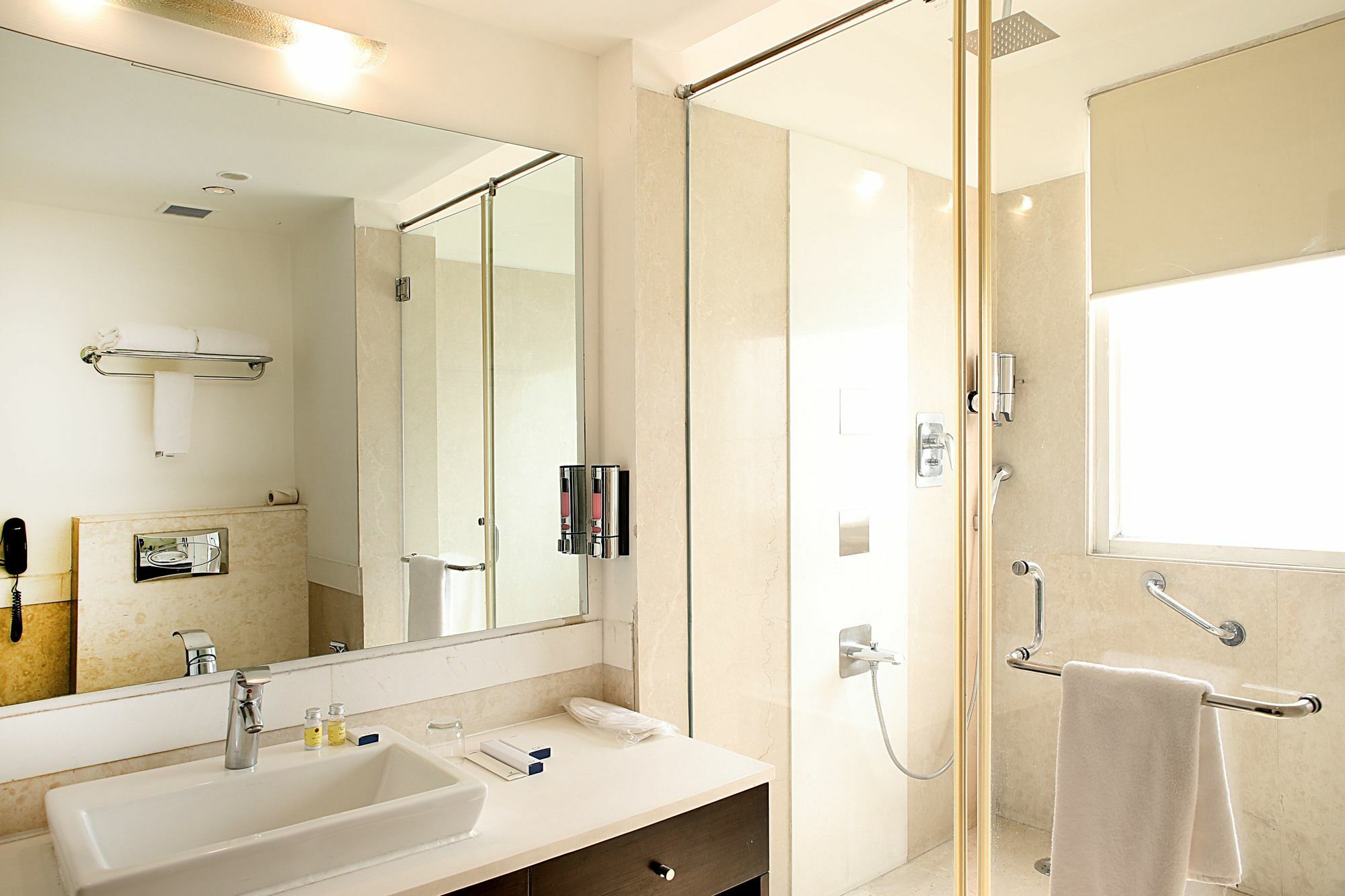 Inde Hotel Vista Woods Huda City Centre, Γκουργκάον Εξωτερικό φωτογραφία